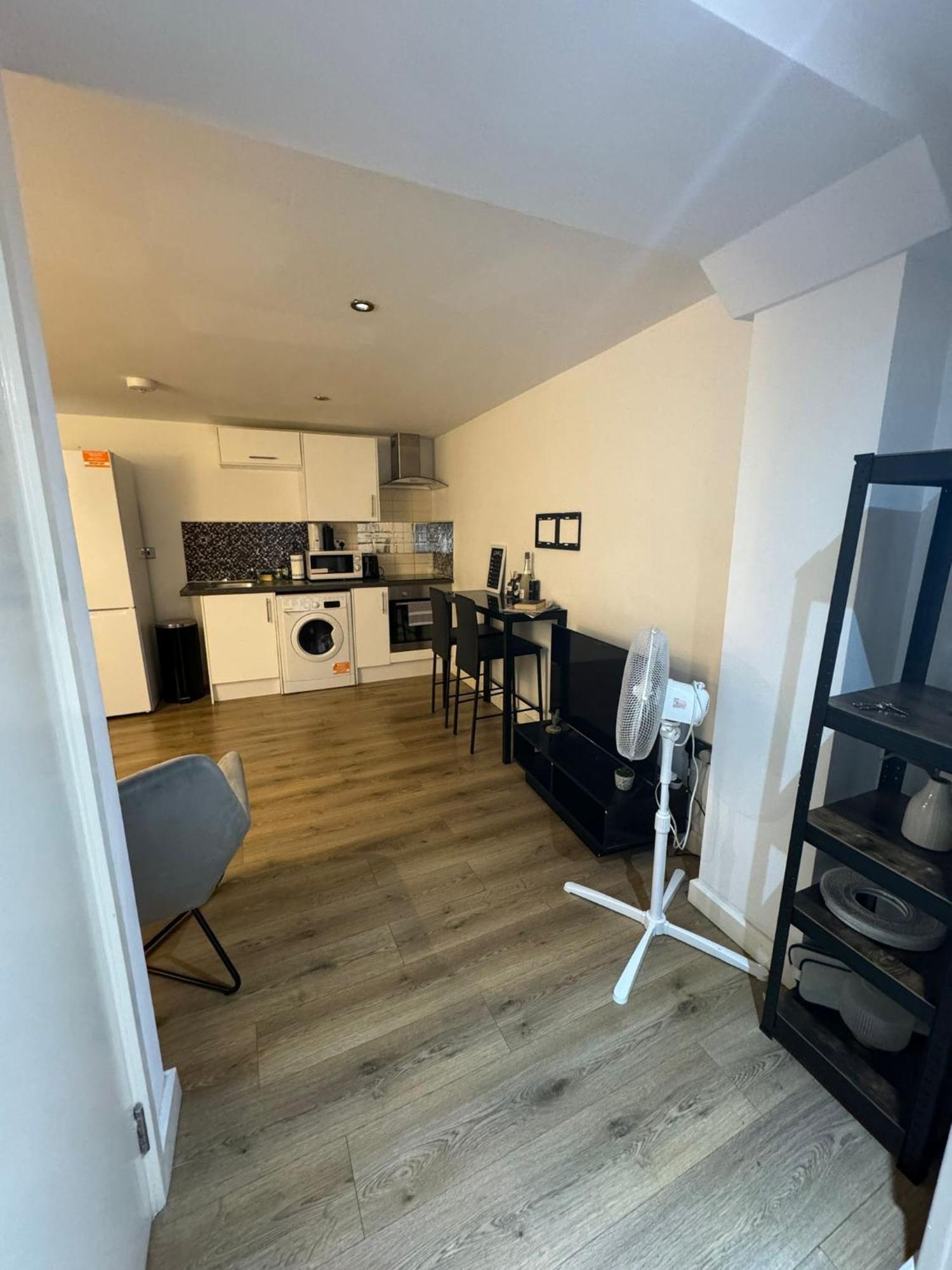 Cozy Two Bedroom Apartment Sleeps 6 Near Camden Market Hw10 ลอนดอน ภายนอก รูปภาพ