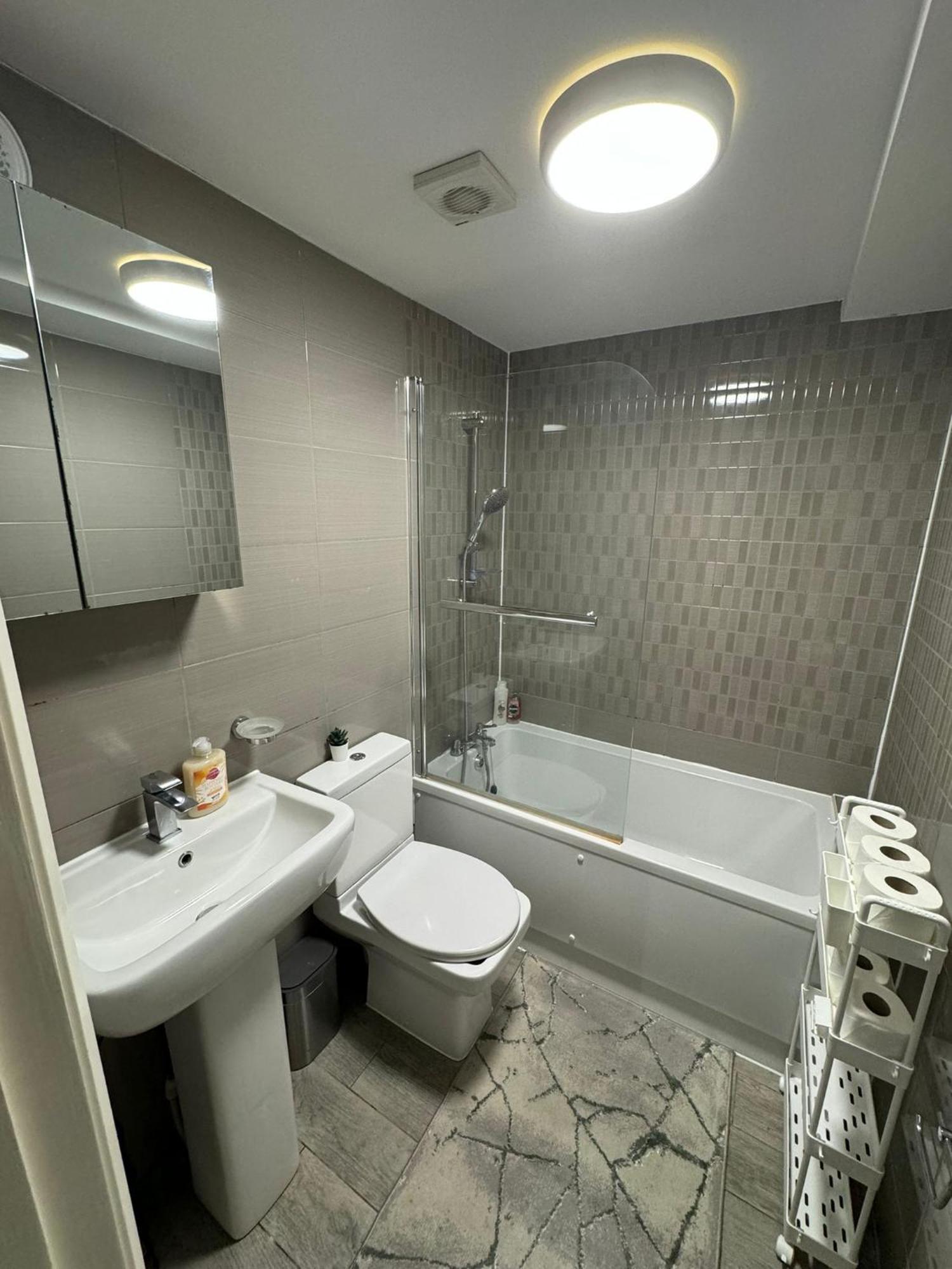 Cozy Two Bedroom Apartment Sleeps 6 Near Camden Market Hw10 ลอนดอน ภายนอก รูปภาพ